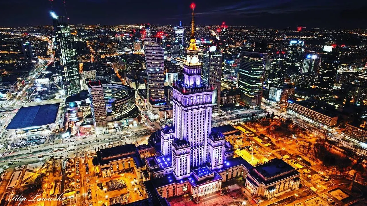 Super Gold Centrum 2X Metro Wifi 600 Mb/S Netflix Hbo Appletv Warsaw Apartment